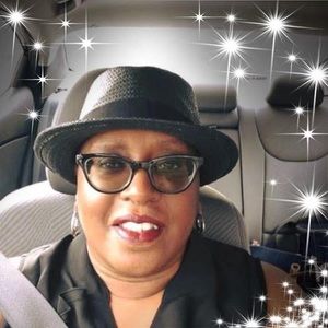 Meet your Posher, Carla